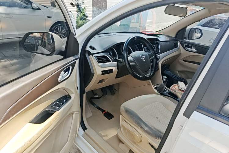 Used Baojun 730 2016 Revised 1.5L Manual Standard Version 7 Seats China V Emission Standard Driver Seat