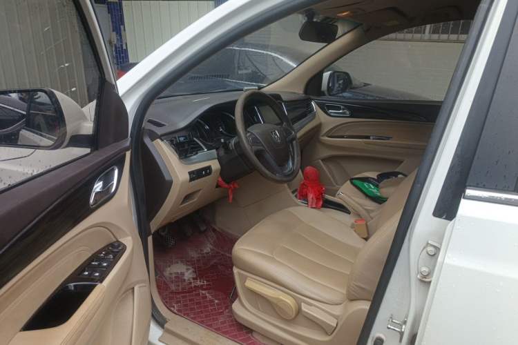 Used Baojun 730 2016 1.5L Manual Comfort Version 7 Seats China V Emission Standard Driver Seat