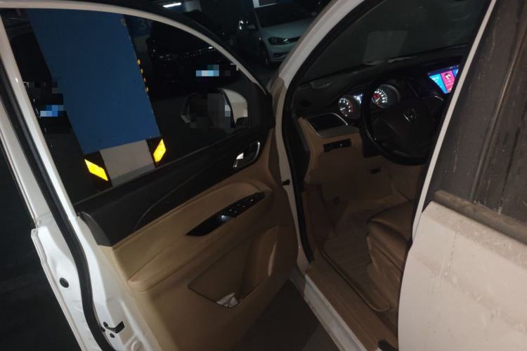 Used Baojun 730 2016 1.5L Manual Value Edition 7 Seats China V Emission Standard Driver Seat