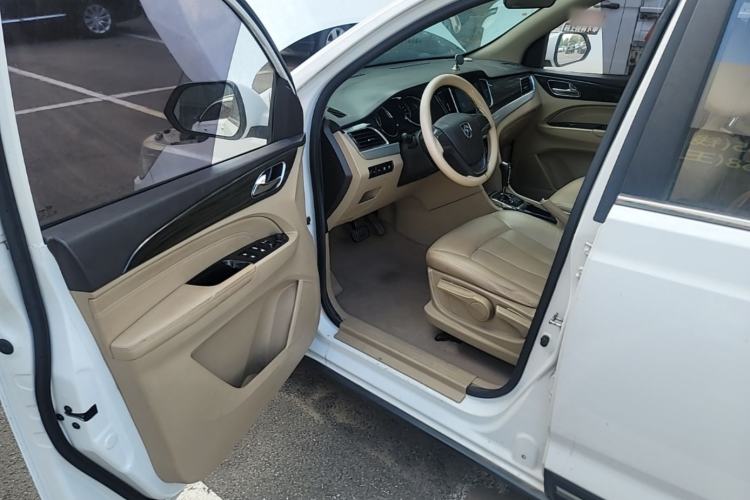 Used Baojun 730 2016 1.8L iAMT Comfort Version 7 Seats Driver Seat