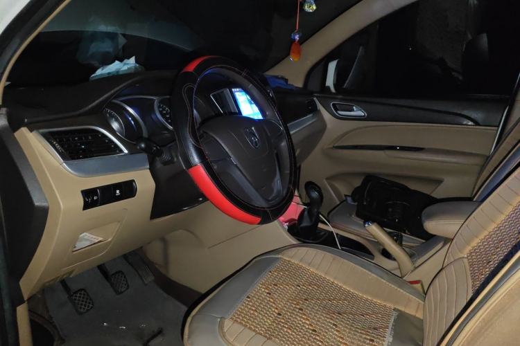 Used Baojun 730 2016 Revised 1.5L Manual Standard Version 7 Seats China V Emission Standard Driver Seat