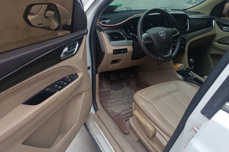 Used Baojun 730 2016 1.5L Manual Comfort Version 7 Seats China V Emission Standard Driver Seat
