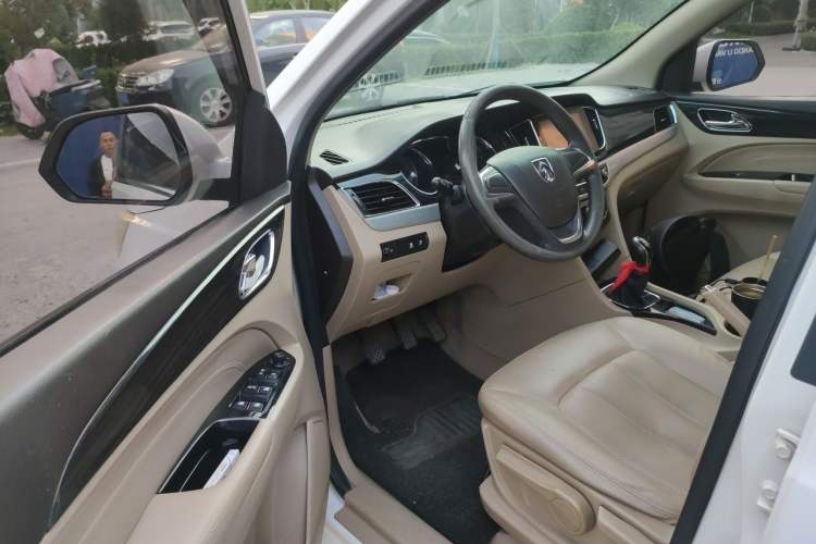 Used Baojun 730 2016 1.5L Manual Comfort Version 7 Seats China V Emission Standard Driver Seat