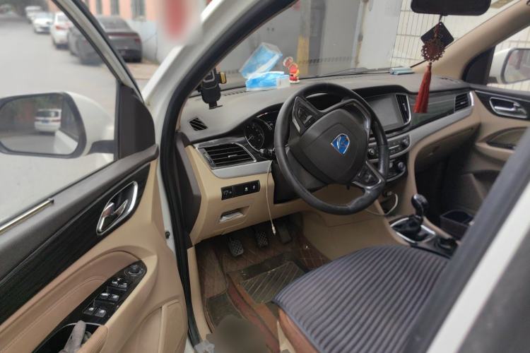 Used Baojun 730 2016 1.5L Manual Luxury Edition 7 Seats Driver Seat