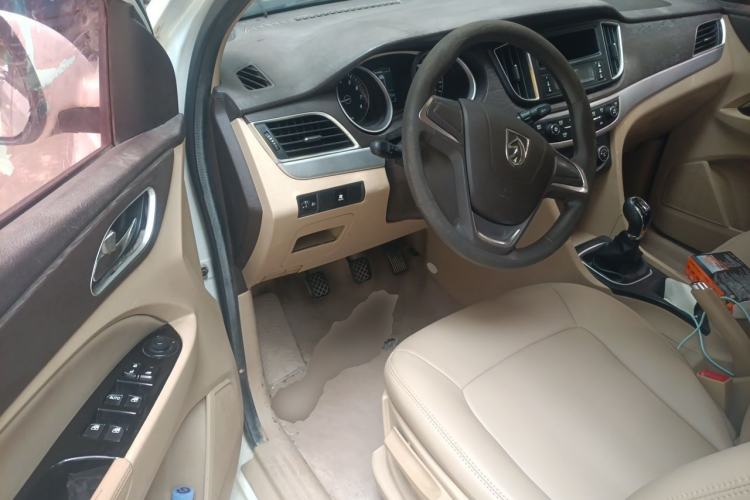 Used Baojun 730 2016 1.5L Manual Value Edition 7 Seats China V Emission Standard Driver Seat