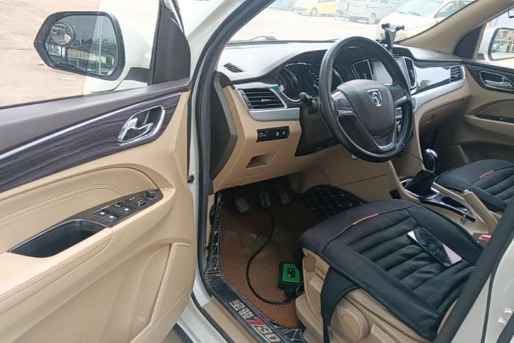 Used Baojun 730 2016 1.5L Manual Comfort Version 7 Seats China V Emission Standard Driver Seat