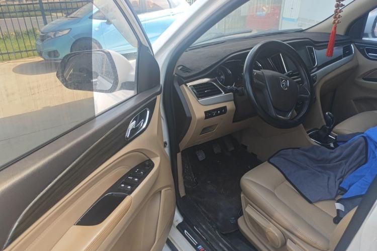 Used Baojun 730 2016 1.5L Manual Comfort Version 7 Seats China V Emission Standard Driver Seat