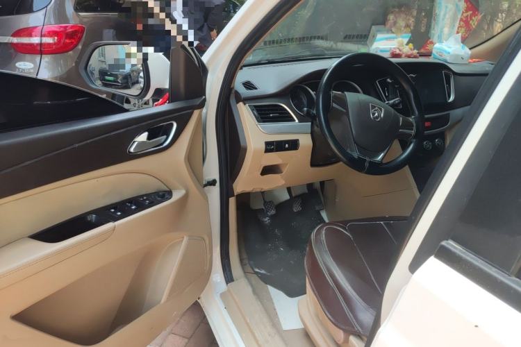 Used Baojun 730 2016 Revised 1.5L Manual Standard Version 7 Seats China V Emission Standard Driver Seat