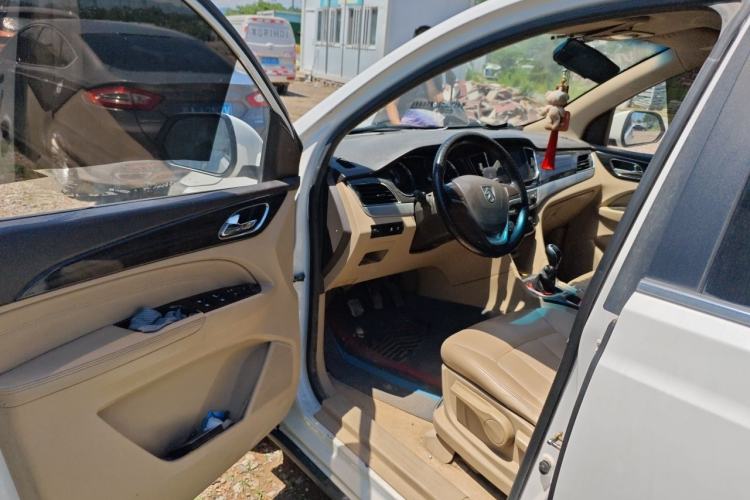 Used Baojun 730 2016 1.5L Manual Comfort Version 7 Seats China V Emission Standard Driver Seat