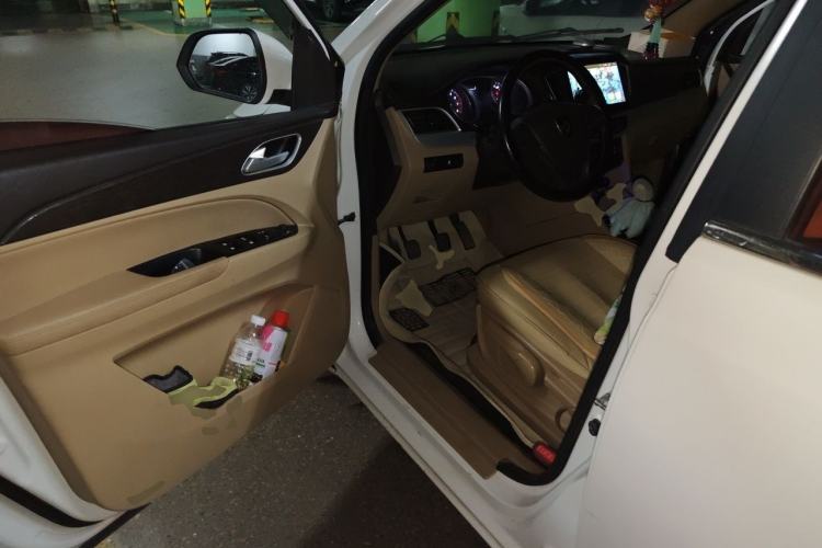 Used Baojun 730 2016 1.5L Manual Standard Version 7 Seats Driver Seat