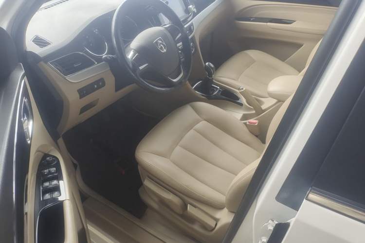 Used Baojun 730 2016 1.5L Manual Comfort Version 7 Seats China V Emission Standard Driver Seat