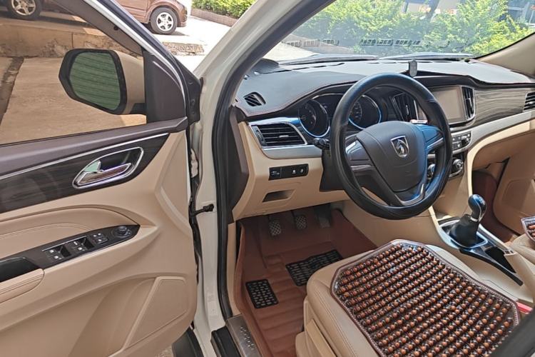 Used Baojun 730 2016 1.5L Manual Comfort Version 7 Seats China V Emission Standard Driver Seat