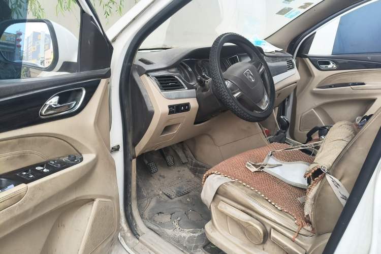 Used Baojun 730 2016 1.5L Manual Comfort Version 7 Seats China V Emission Standard Driver Seat