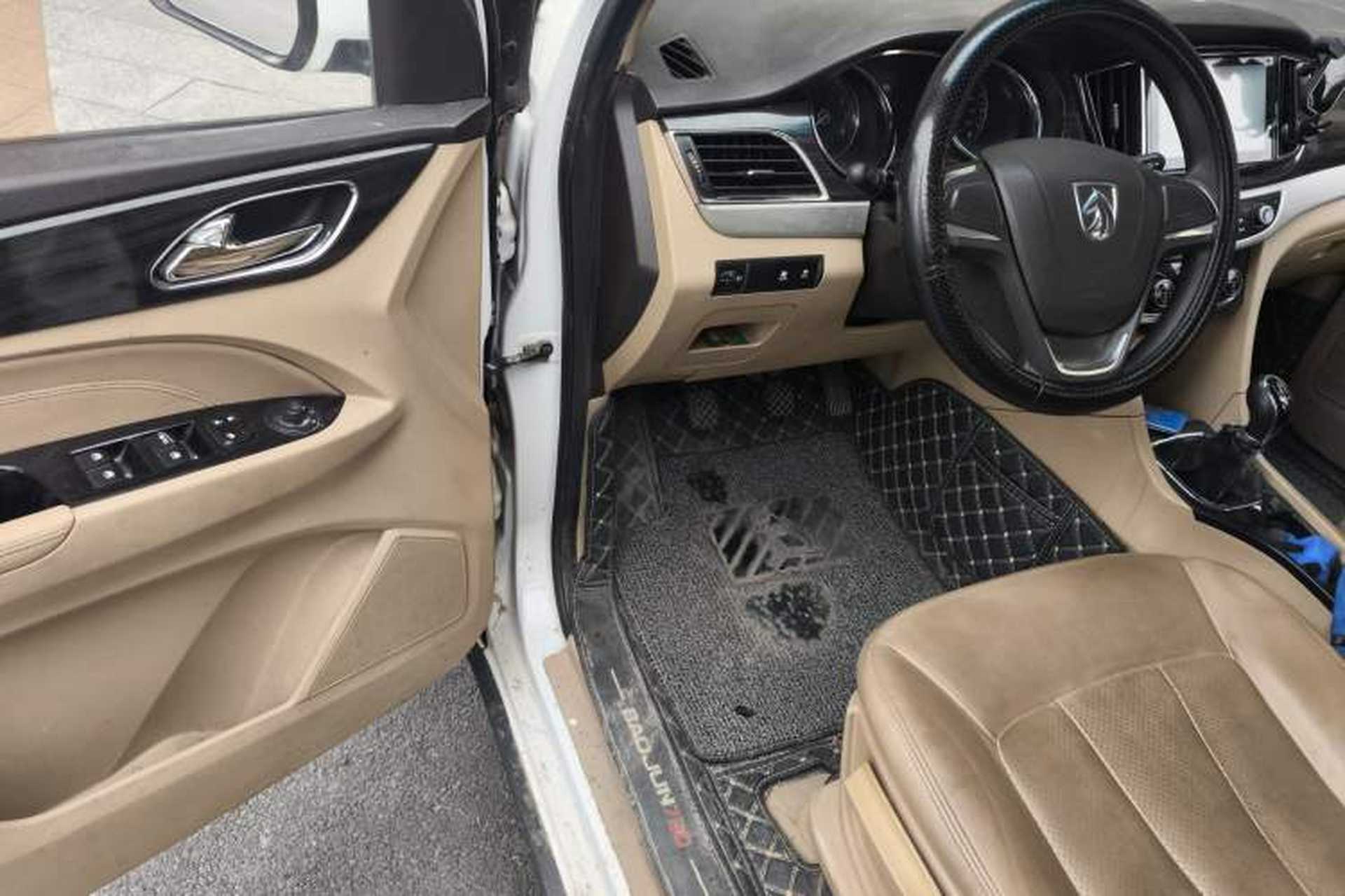 Used Baojun 730 2016 1.5L Manual Comfort Version 7 Seats China V Emission Standard Driver Seat