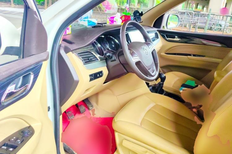 Used Baojun 730 2016 1.5L Manual Comfort Version 7 Seats China V Emission Standard Driver Seat