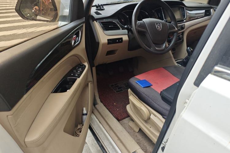 Used Baojun 730 2016 1.5L Manual Comfort Version 7 Seats China V Emission Standard Driver Seat