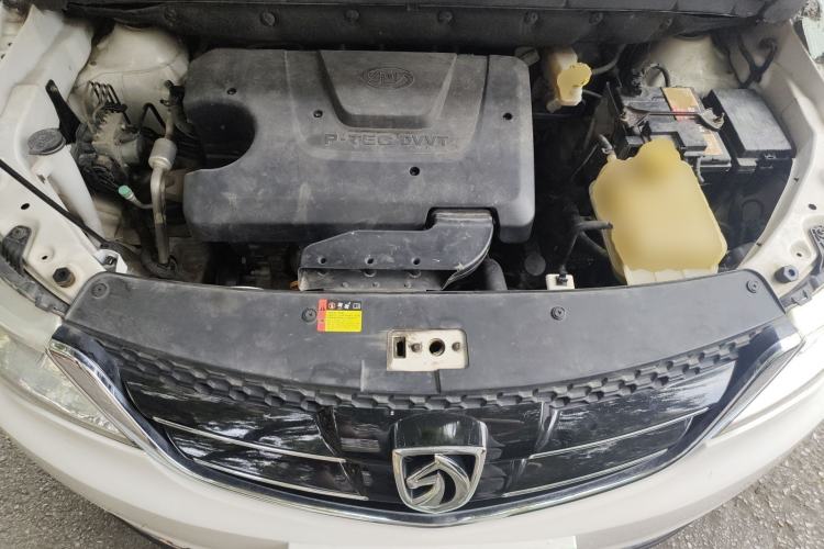 Used Baojun 730 2016 1.5L Manual Comfort Version 7 Seats China V Emission Standard Engine Bay