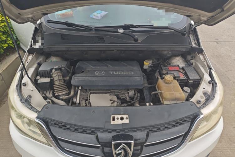Used Baojun 730 2016 1.5T Manual Comfort Version 7 Seats Engine Bay
