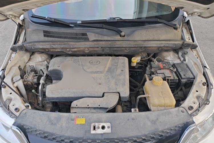 Used Baojun 730 2016 1.5L Manual Comfort Version 7 Seats China V Emission Standard Engine Bay