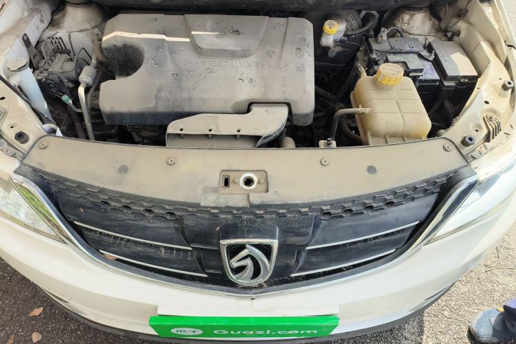 Used Baojun 730 2016 Revised 1.5L Manual Standard Version 7 Seats China V Emission Standard Engine Bay