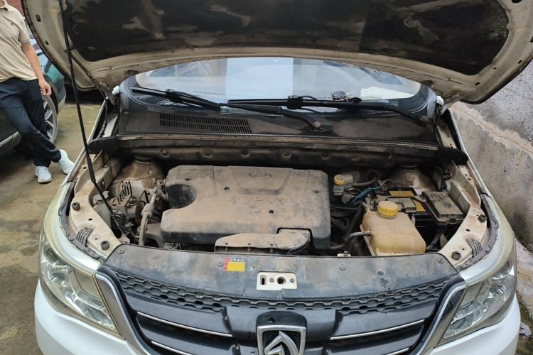 Used Baojun 730 2016 1.5L Manual Comfort Version 7 Seats China V Emission Standard Engine Bay