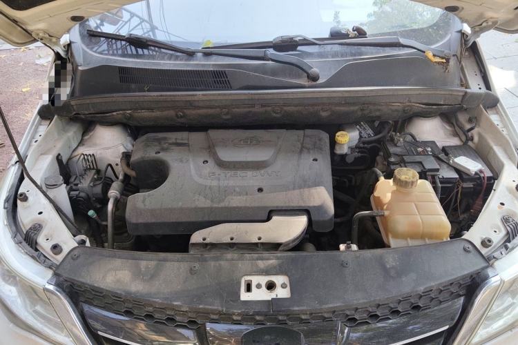 Used Baojun 730 2016 1.5L Manual Comfort Version 7 Seats China V Emission Standard Engine Bay