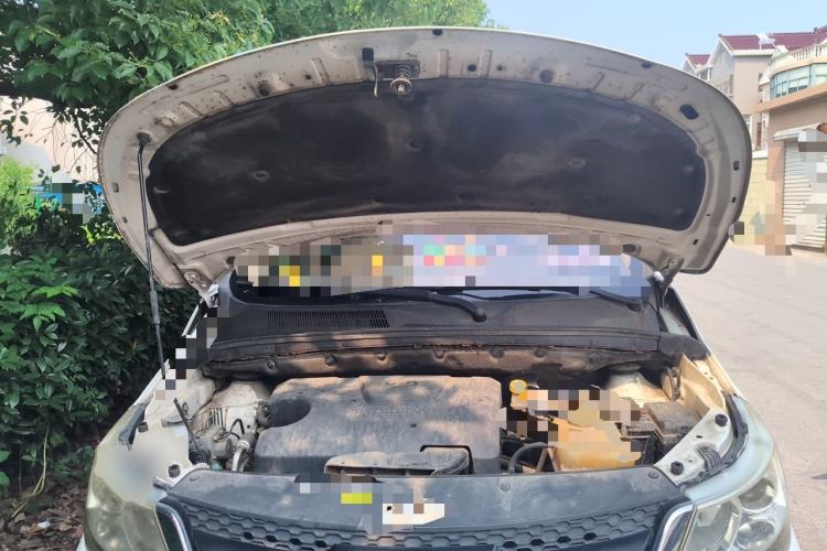 Used Baojun 730 2016 1.5L Manual Comfort Version 7 Seats China V Emission Standard Engine Bay