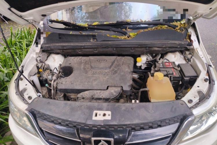 Used Baojun 730 2016 1.5L Manual Comfort Version 7 Seats China V Emission Standard Engine Bay