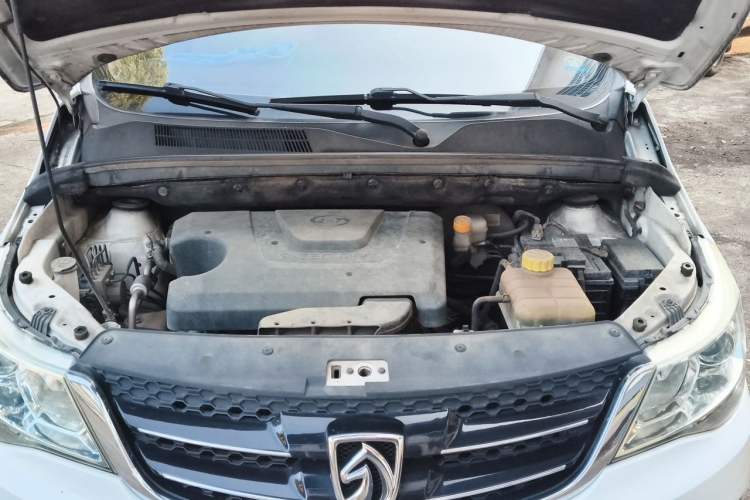 Used Baojun 730 2016 1.5L Manual Standard Version 7 Seats Engine Bay
