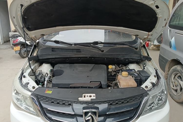 Used Baojun 730 2016 1.5L Manual Comfort Version 7 Seats China V Emission Standard Engine Bay
