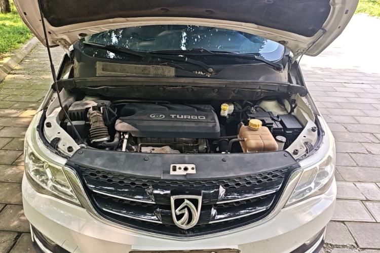 Used Baojun 730 2016 1.5T Manual Comfort Version 7 Seats Engine Bay