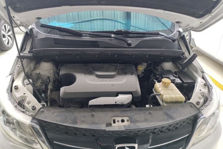 Used Baojun 730 2016 1.5L Manual Comfort Version 7 Seats China V Emission Standard Engine Bay