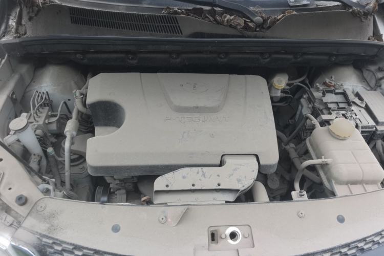 Used Baojun 730 2016 1.5L Manual Comfort Version 7 Seats China V Emission Standard Engine Bay