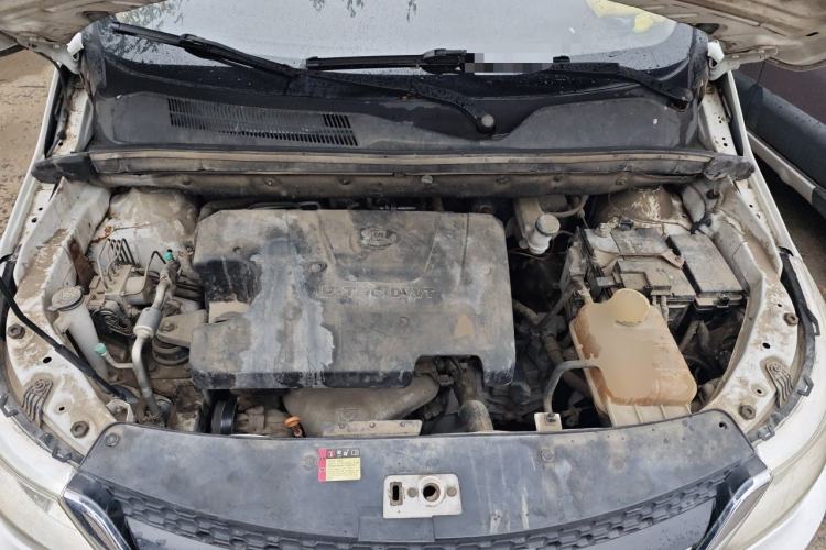 Used Baojun 730 2016 1.5L Manual Standard Version 7 Seats Engine Bay