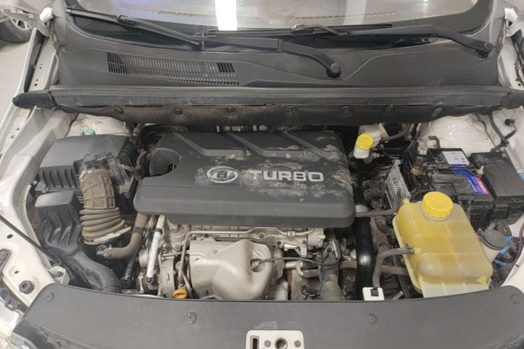 Used Baojun 730 2016 1.5T Manual Comfort Version 7 Seats Engine Bay