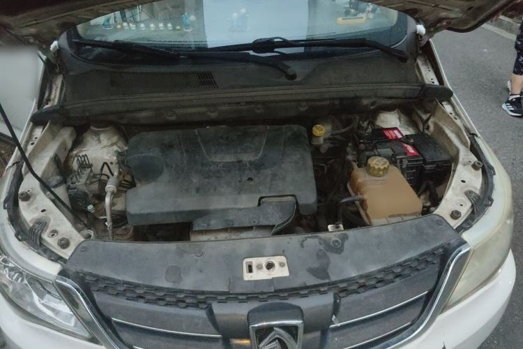 Used Baojun 730 2016 1.5L Manual Comfort Version 7 Seats China V Emission Standard Engine Bay