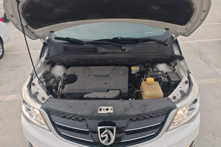 Used Baojun 730 2016 1.5L Manual Comfort Version 7 Seats China V Emission Standard Engine Bay