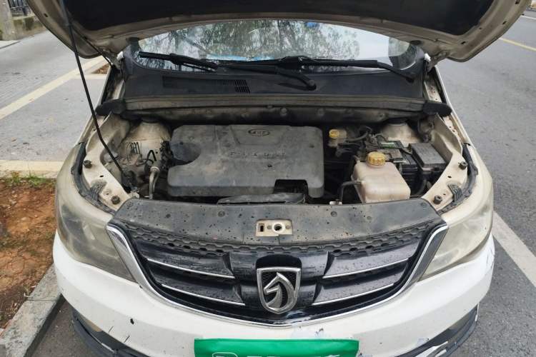 Used Baojun 730 2016 1.5L Manual Standard Version 7 Seats Engine Bay