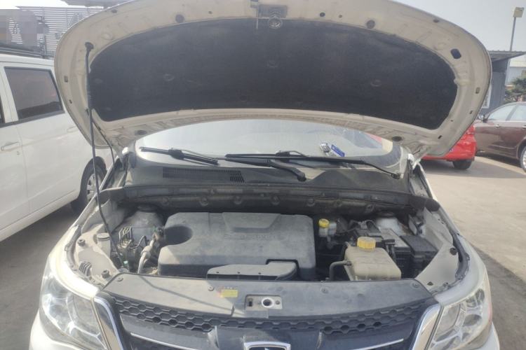 Used Baojun 730 2016 1.5L Manual Comfort Version 7 Seats China V Emission Standard Engine Bay