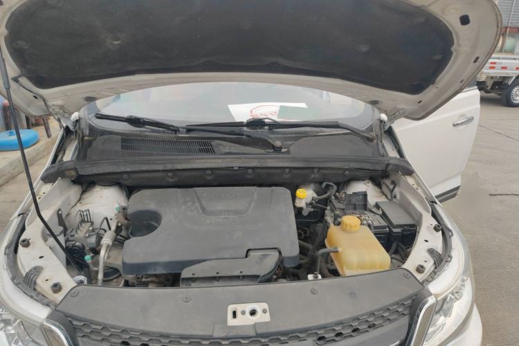 Used Baojun 730 2016 1.5L Manual Comfort Version 7 Seats China V Emission Standard Engine Bay