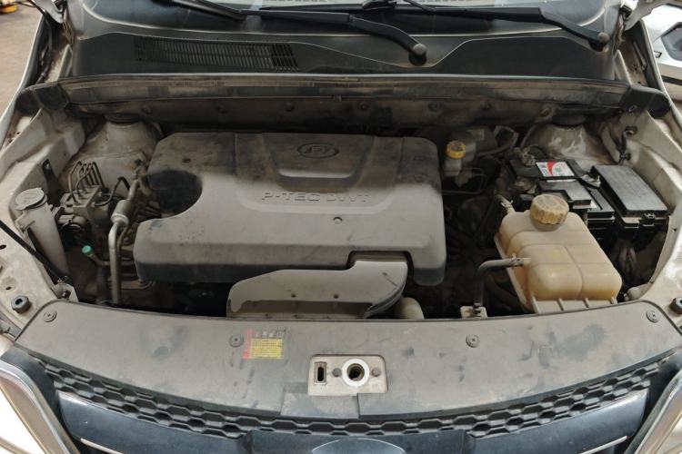 Used Baojun 730 2016 1.5L Manual Comfort Version 7 Seats China V Emission Standard Engine Bay