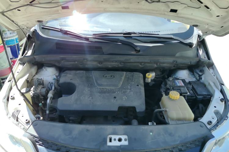 Used Baojun 730 2016 1.5L Manual Standard Version 5 Seats Engine Bay