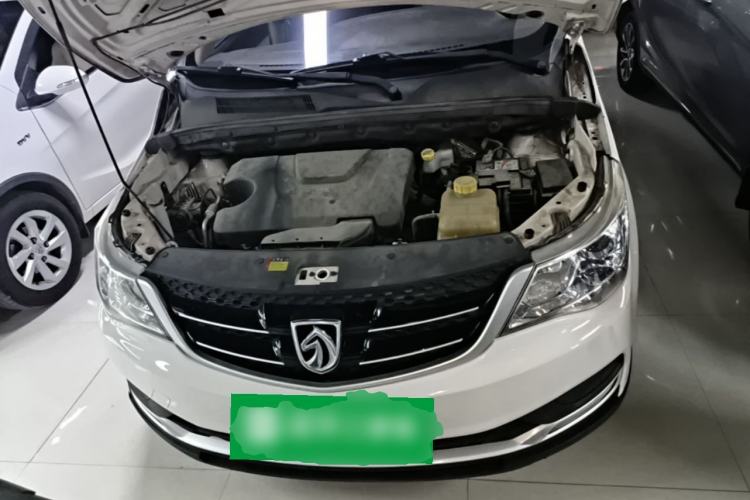Used Baojun 730 2016 Revised 1.5L Manual Standard Version 7 Seats China V Emission Standard Engine Bay