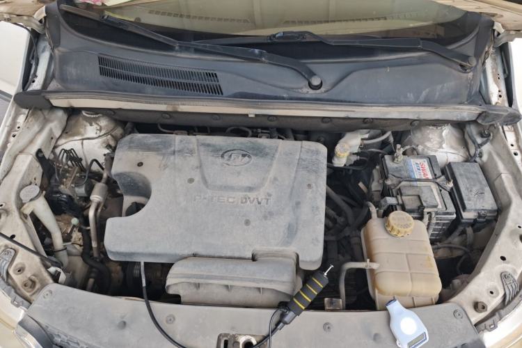 Used Baojun 730 2016 1.5L Manual Comfort Version 7 Seats China V Emission Standard Engine Bay
