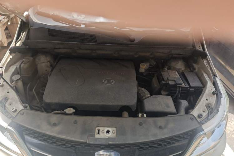 Used Baojun 730 2016 1.8L iAMT Luxury Model 7 Seats Engine Bay