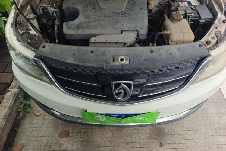 Used Baojun 730 2016 1.5L Manual Comfort Version 7 Seats China V Emission Standard Engine Bay