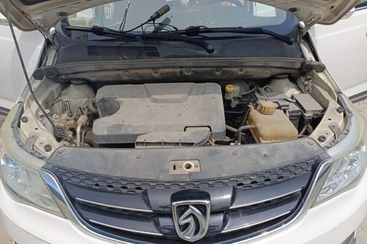 Used Baojun 730 2016 1.5L Manual Comfort Version 7 Seats China V Emission Standard Engine Bay