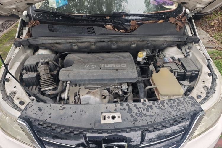 Used Baojun 730 2016 1.5T Manual Standard Version 7 Seats Engine Bay