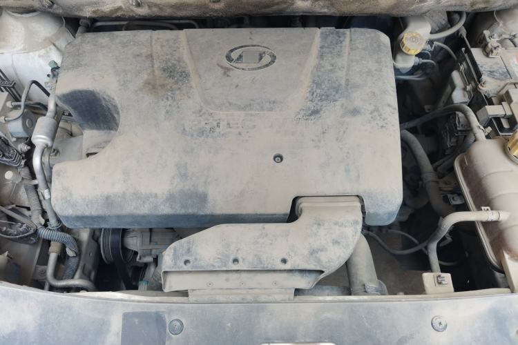 Used Baojun 730 2016 1.5L Manual Comfort Version 7 Seats China V Emission Standard Engine Bay