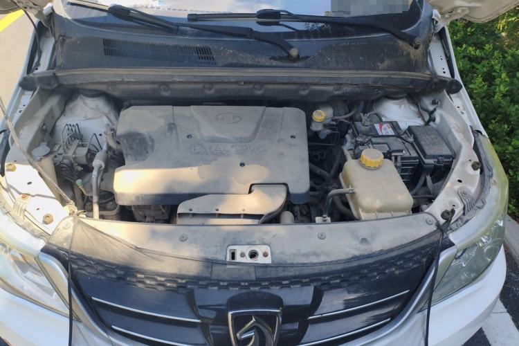 Used Baojun 730 2016 1.5L Manual Value Edition 7 Seats China V Emission Standard Engine Bay